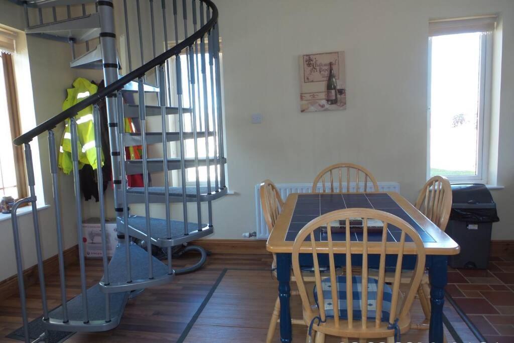 Canal Bank House Apartment *